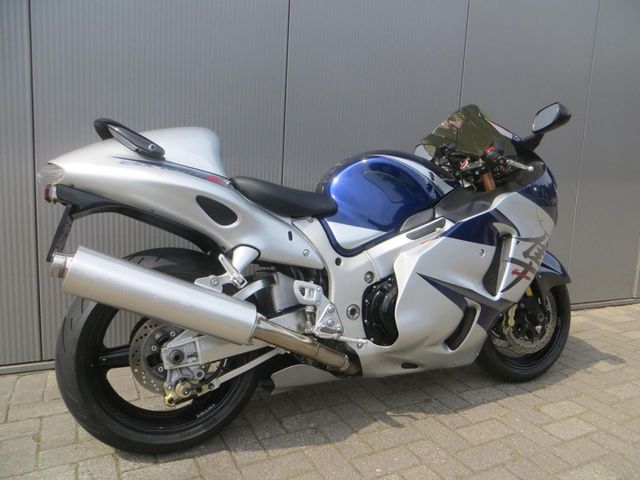 suzuki - gsx-r-1300-hayabusa
