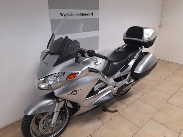 honda - st-1300-pan-european-abs