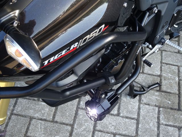 triumph - tiger-1050