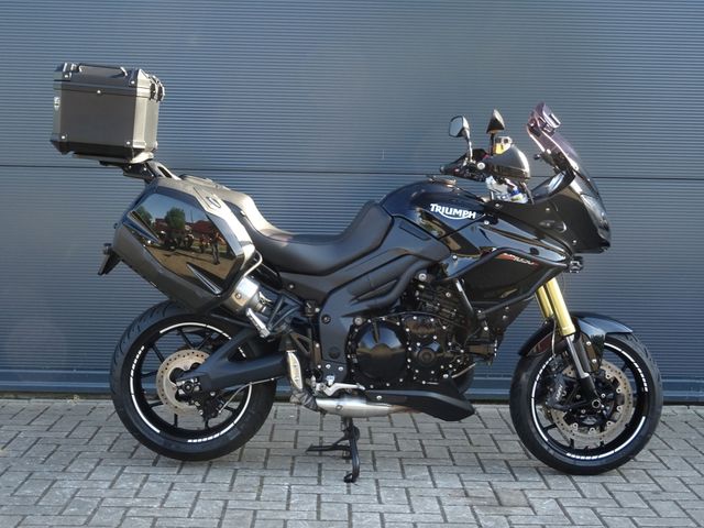 triumph - tiger-1050