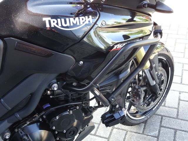 triumph - tiger-1050
