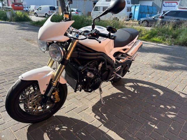 triumph - speed-triple-1050