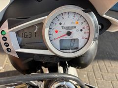 TRIUMPH SPEED TRIPLE 1050