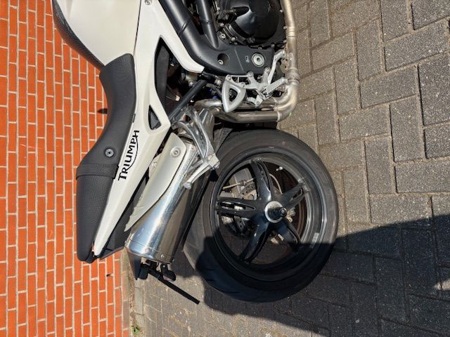 triumph - speed-triple-1050