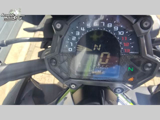 kawasaki - z900