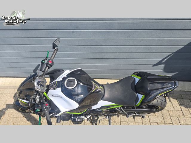 kawasaki - z900