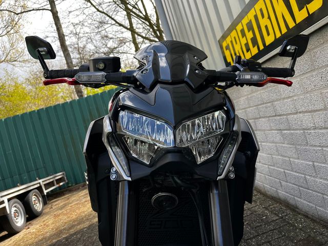 kawasaki - z900