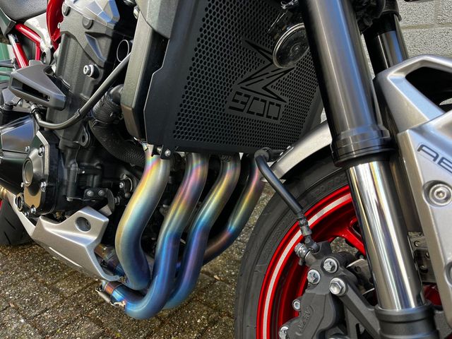kawasaki - z900