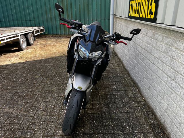 kawasaki - z900