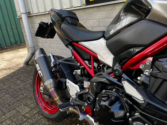 kawasaki - z900