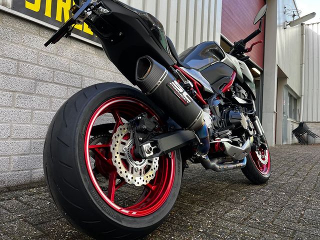 kawasaki - z900