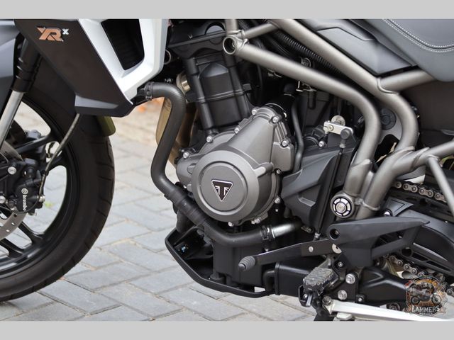triumph - tiger-800-xrx