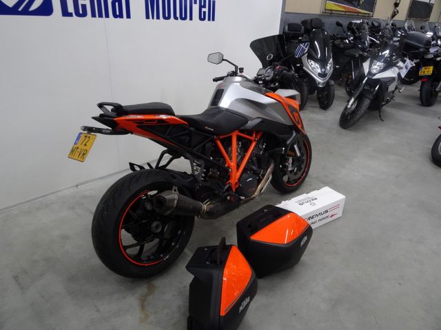 ktm - 1290-super-duke-gt