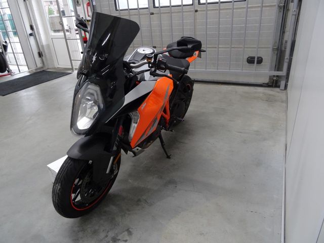 ktm - 1290-super-duke-gt