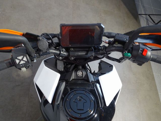 ktm - 390-duke-abs