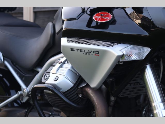 moto-guzzi - stelvio