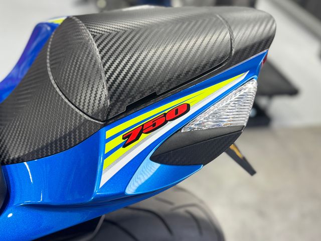 suzuki - gsx-r-750