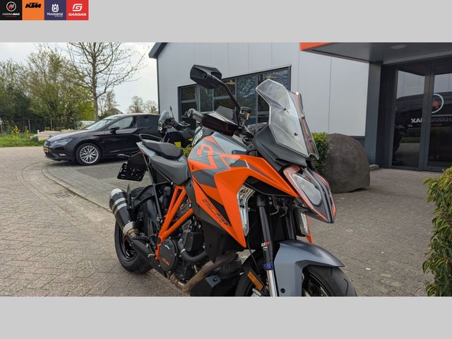 ktm - 1290-super-duke-gt