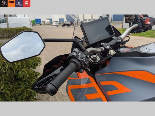 ktm - 1290-super-duke-gt