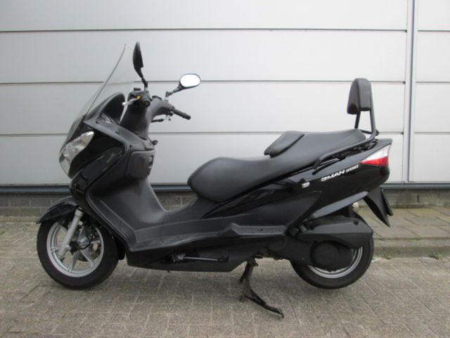 suzuki - uh-200