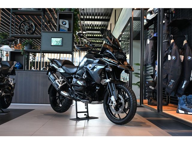 bmw - r-1250-gs-triple-black
