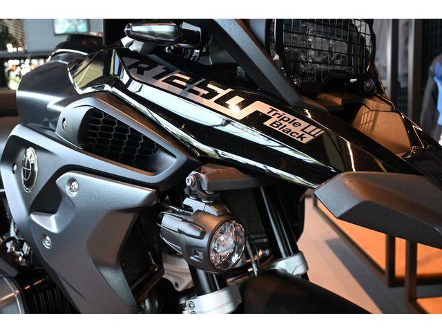 bmw - r-1250-gs-triple-black