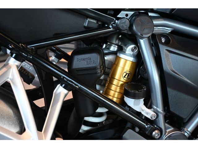 bmw - r-1250-gs-triple-black