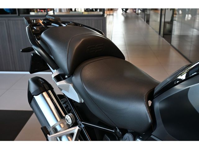 bmw - r-1250-gs-triple-black