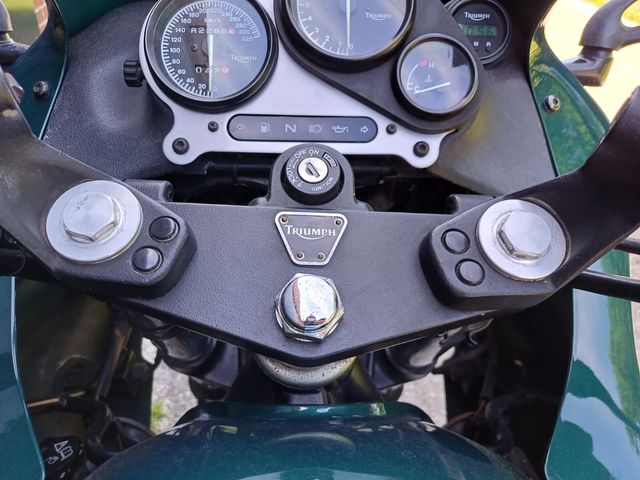 triumph - sprint-executive