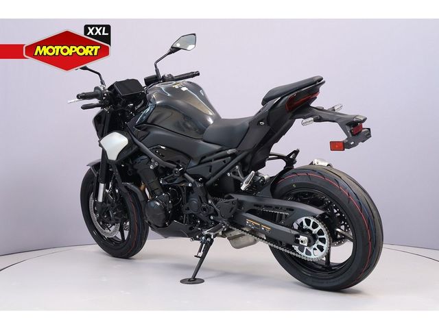 kawasaki - z900