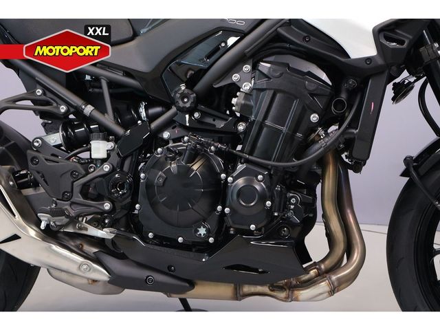 kawasaki - z900