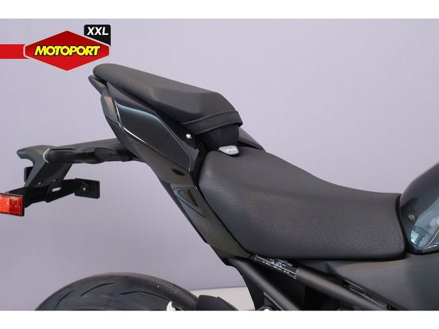 kawasaki - z900