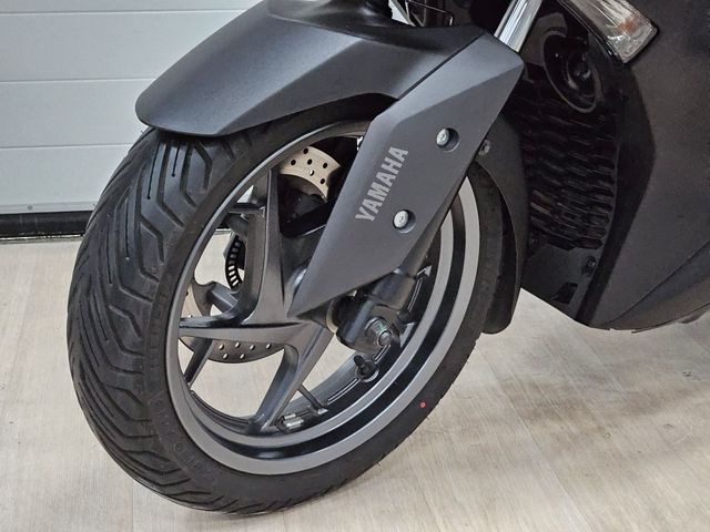 yamaha - x-max-300-abs