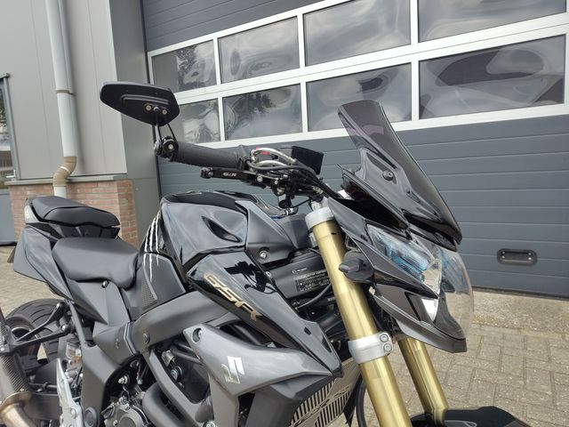 suzuki - gsr-750
