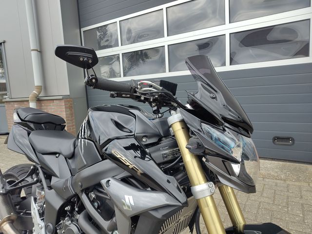 suzuki - gsr-750
