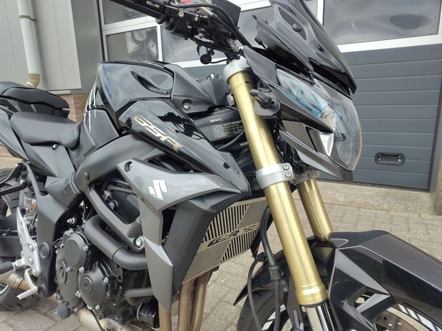 suzuki - gsr-750