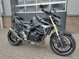 SUZUKI GSR 750