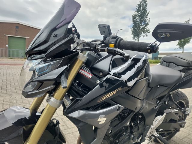 suzuki - gsr-750