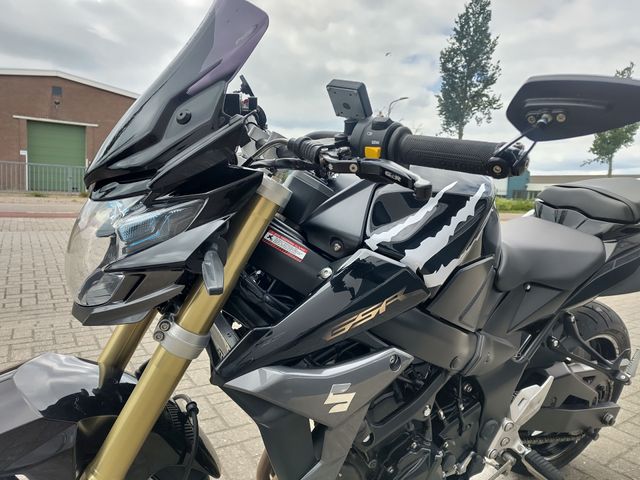 suzuki - gsr-750