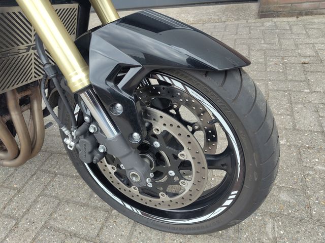 suzuki - gsr-750
