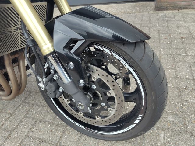suzuki - gsr-750