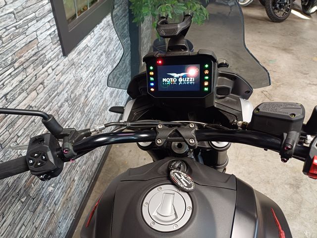 moto-guzzi - v-85-strada
