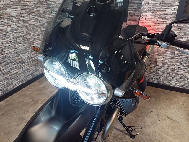 moto-guzzi - v-85-strada