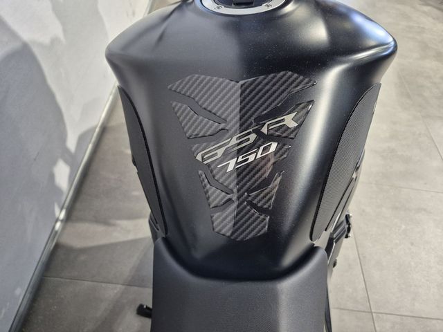 suzuki - gsr-750