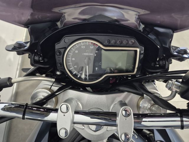 suzuki - gsr-750