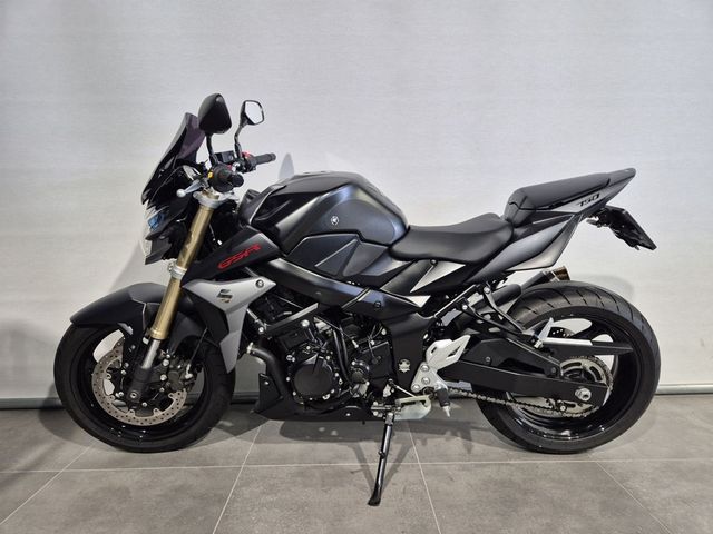 suzuki - gsr-750