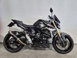 SUZUKI GSR 750