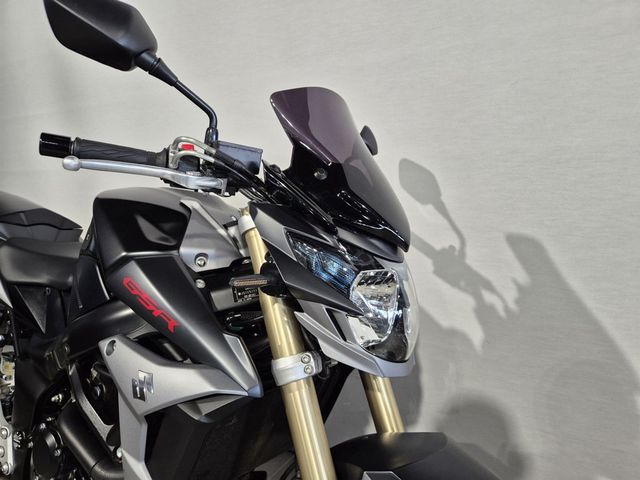 suzuki - gsr-750