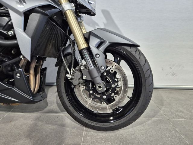 suzuki - gsr-750