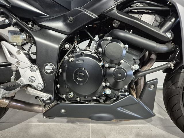 suzuki - gsr-750